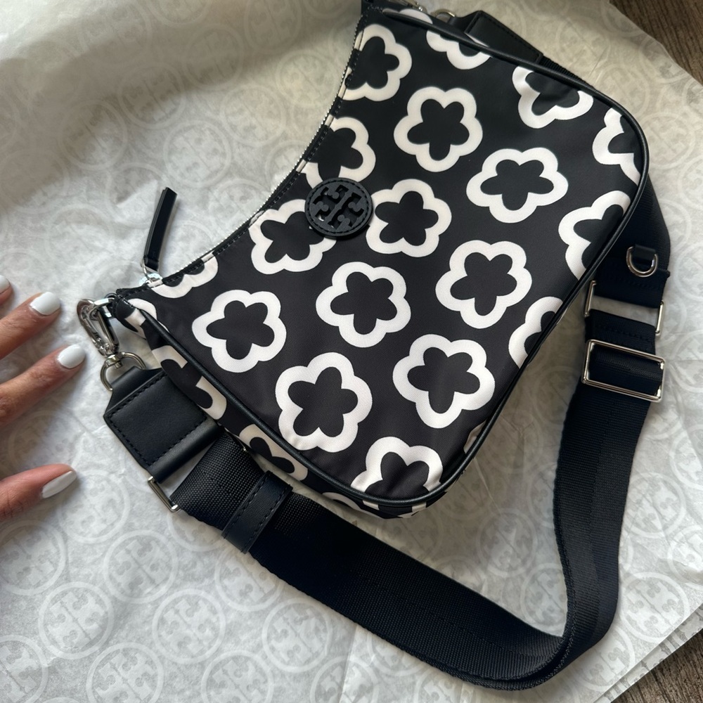 New Tory Burch NYLON PRINTED WEB CONVERTIBLE CROSSBODY BLACK-IVORY THE FLOWER